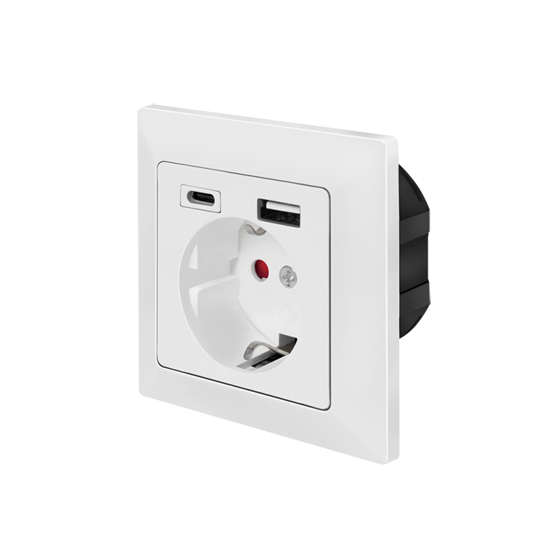 Unterputz-Steckdose, 1x CEE 7/3, 1x USB-A, 1x USB-C