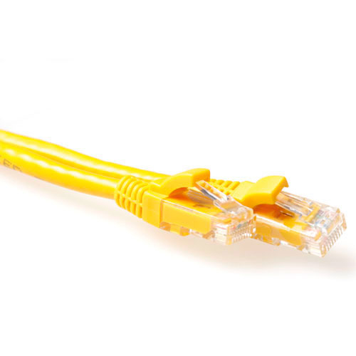 Yellow 0.25 meter U/UTP CAT6 patch cable snagless with RJ45 connectors