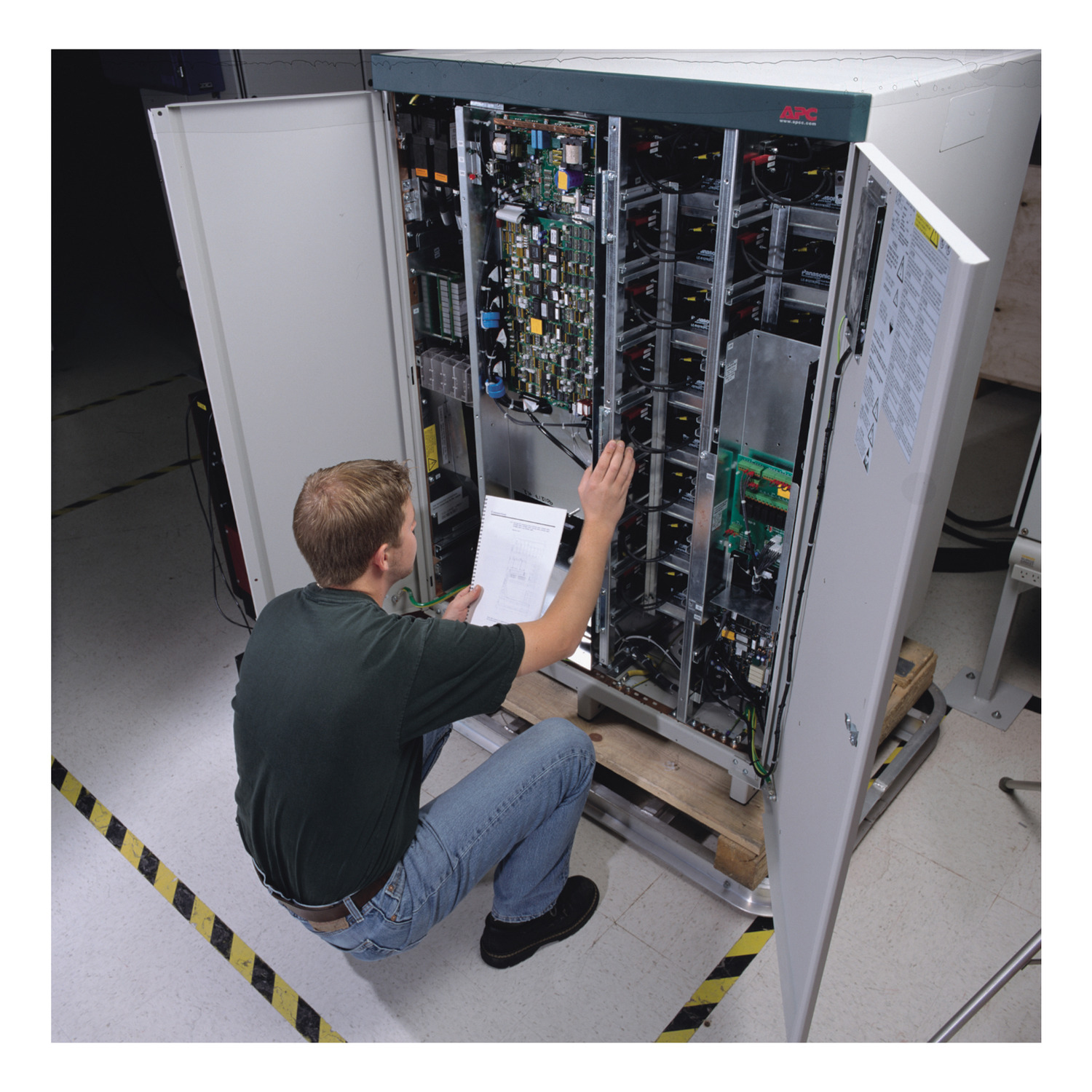 APC 1 Additional Contract PM Visit 5X8 for 1 Easy UPS 3M 160 - 200kVA UPS