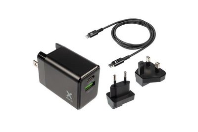 Xtorm USB opladers?t, inkl.  Lightning kabel, 1x USB-C  port, 1x USB-A QC 3.0 port, m. adaptere til EU, US og UK, Volt Series, 18W,